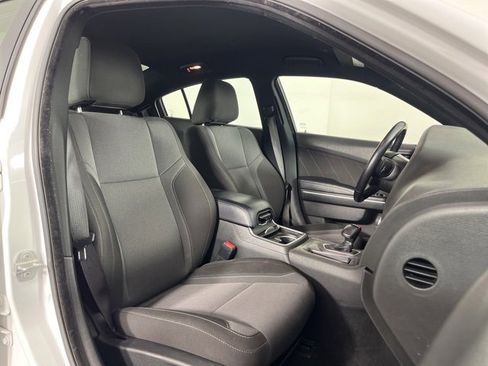 Used 2022 Dodge Charger SXT image 32