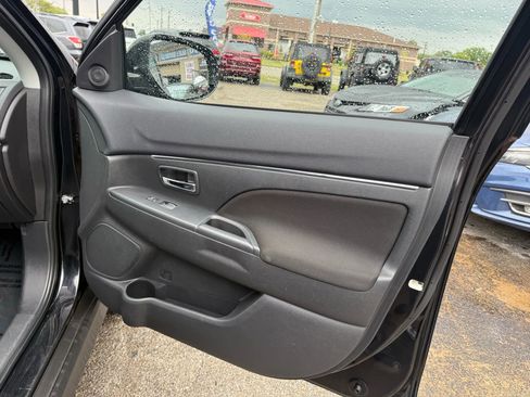 Used 2017 Mitsubishi Outlander Sport LE image 20