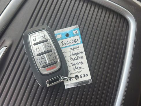 Used 2020 Chrysler Pacifica Touring-L Plus w/ Advanced Safetytec Group image 34