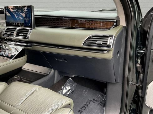 Used 2022 Lincoln Navigator Black Label AWD/4WD image 16