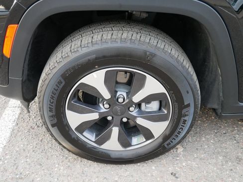 Used 2025 Jeep Grand Cherokee Limited 4xe AWD/4WD image 8
