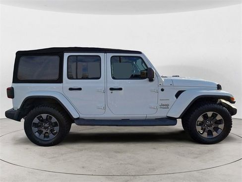 Used 2018 Jeep Wrangler Unlimited Sahara image 6
