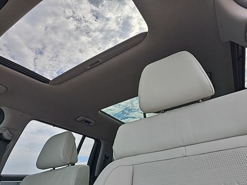 Used 2024 Hyundai Santa Fe Limited image 4