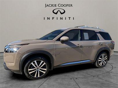 Used 2024 Nissan Pathfinder Platinum w/ Cargo Package