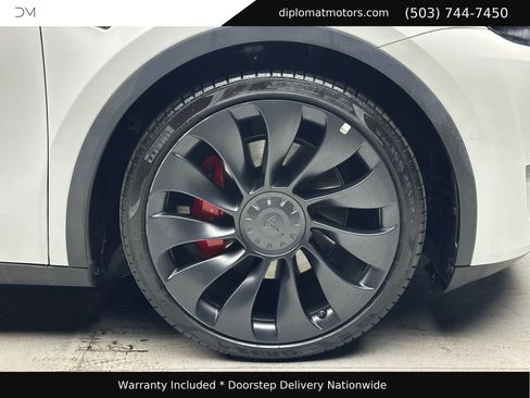Used 2022 Tesla Model Y Performance image 38