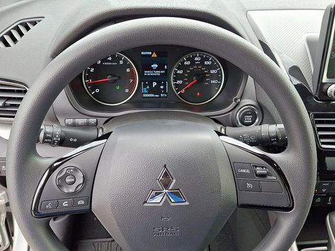 Used 2025 Mitsubishi Eclipse Cross LE image 8