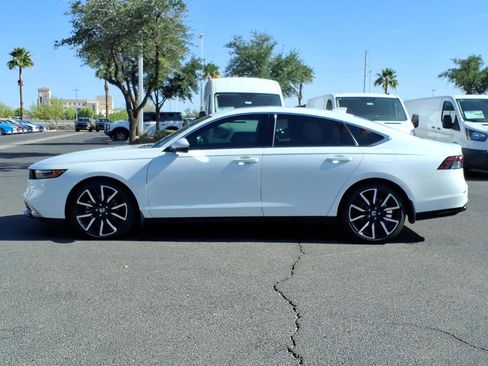 Used 2024 Honda Accord Touring image 2