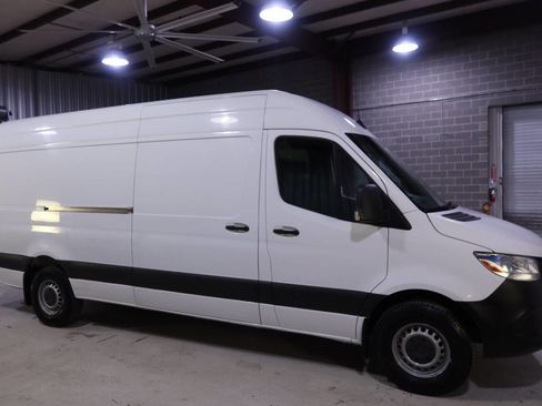 Used 2021 Mercedes-Benz Sprinter 2500 w/ Driver Convenience Package image 7