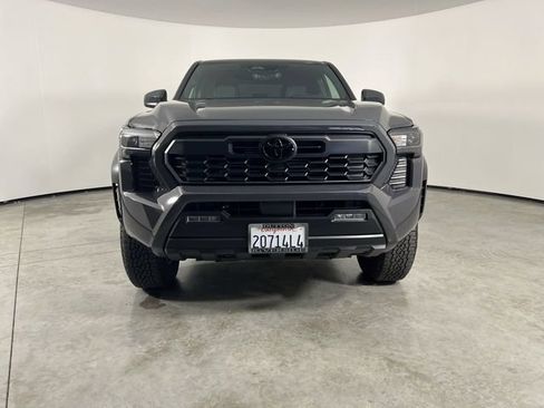 Used 2026 Toyota Tacoma TRD Off-Road AWD/4WD image 3