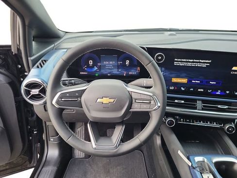 New 2026 Chevrolet Equinox EV LT image 18