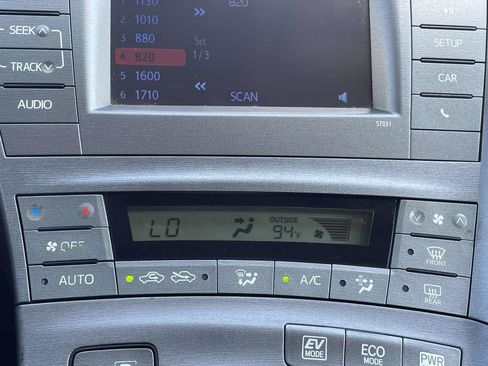 Used 2014 Toyota Prius Two FWD image 29