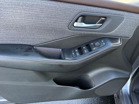 Certified 2023 Nissan Rogue SV image 24