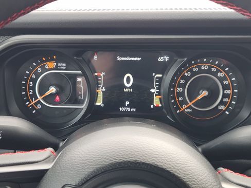 Used 2024 Jeep Wrangler Unlimited Rubicon w/ Technology Group AWD/4WD image 16