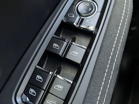 Used 2024 Porsche Macan GTS image 42