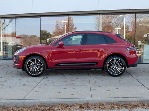 New 2026 Porsche Macan image 2