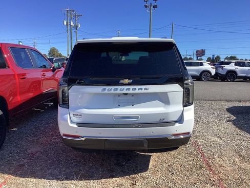 Used 2025 Chevrolet Suburban LT w/ Comfort Package image 4