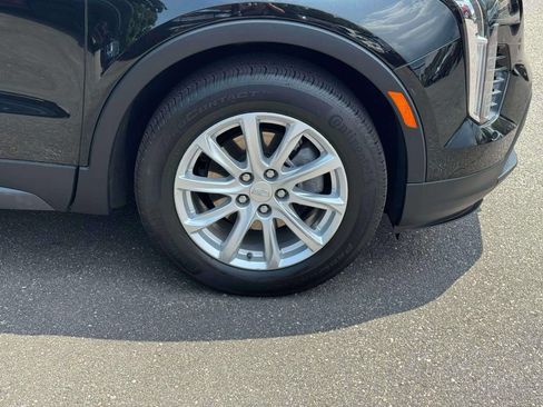 Used 2022 Cadillac XT4 Luxury w/ Cold Weather Package AWD/4WD image 10