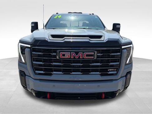 Used 2024 GMC Sierra 2500 AT4 w/ Technology Package AWD/4WD image 2