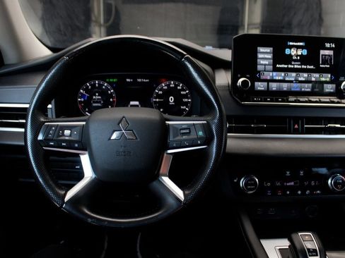 Used 2023 Mitsubishi Outlander SEL FWD image 31