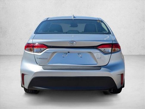 Used 2024 Toyota Corolla LE image 7
