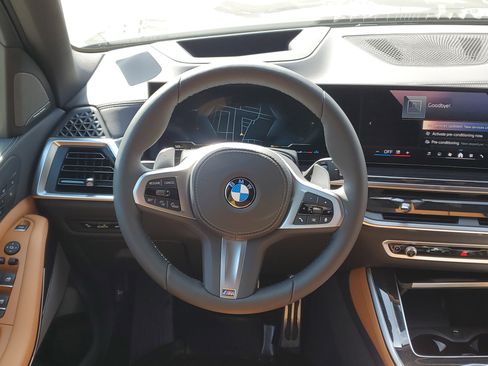 New 2026 BMW X5 xDrive40i w/ M Sport Package AWD/4WD image 23