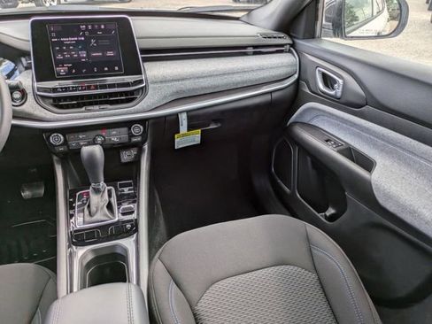 New 2025 Jeep Compass Sport image 17