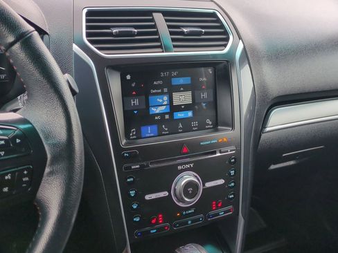 Used 2018 Ford Explorer Sport image 28