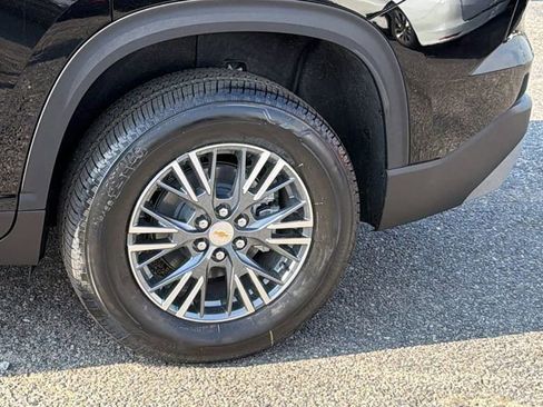 New 2026 Chevrolet Traverse LT image 9