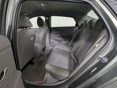 New 2025 Hyundai Elantra SE image 25