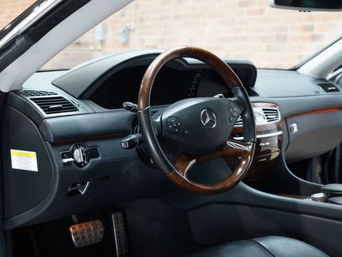 Used 2011 Mercedes-Benz CL 550 4MATIC w/ Sport Pkg Plus One image 38
