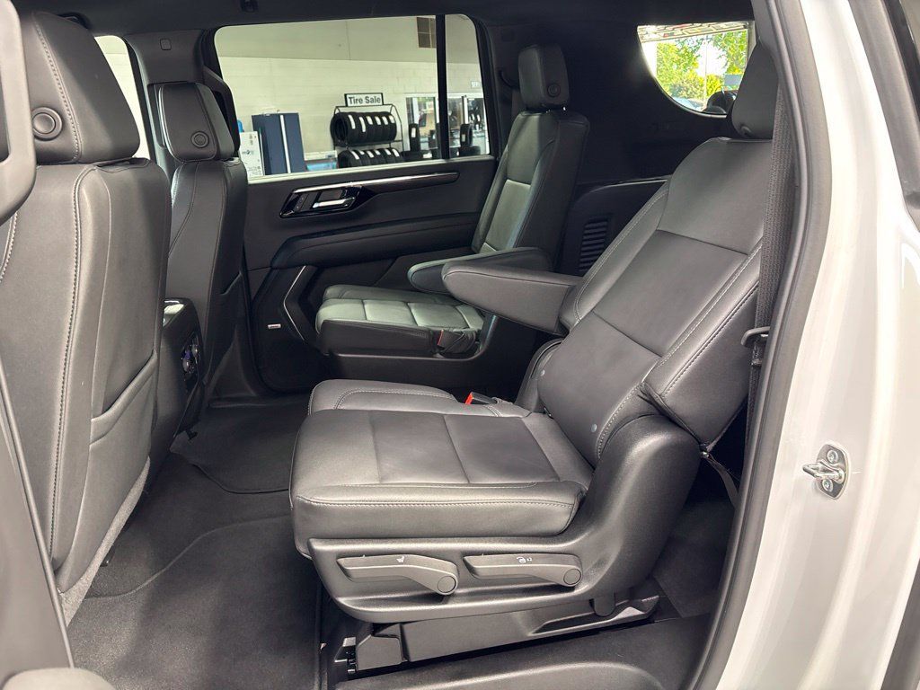 Used 2026 Chevrolet Suburban LT w/ Comfort Package AWD/4WD image 51