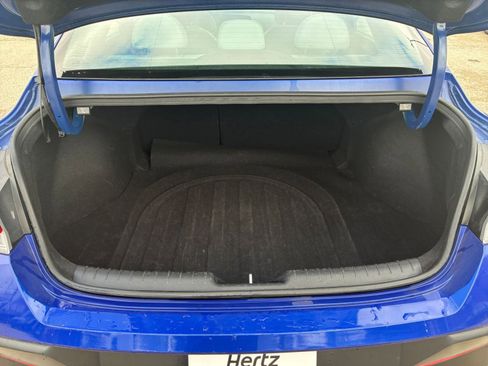 Used 2025 Hyundai Elantra Limited FWD image 33
