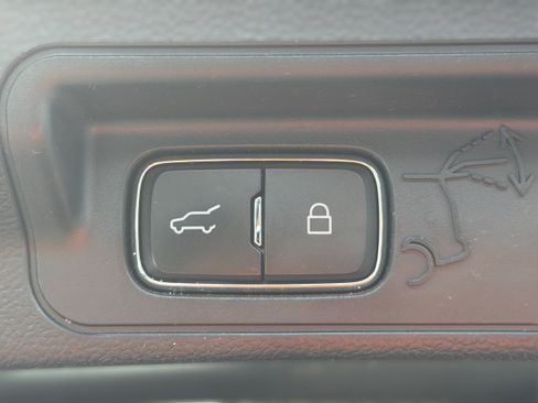 Used 2021 Ford Explorer 4WD image 25