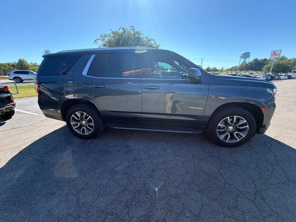 Used 2021 Chevrolet Tahoe LT w/ Rear Media and Nav Package AWD/4WD image 3