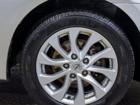 Used 2018 Nissan Sentra SV image 12