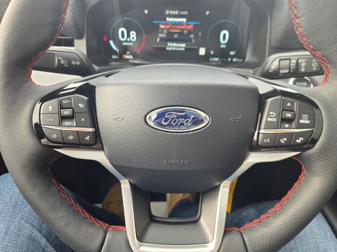 New 2026 Ford Explorer ST-Line w/ ST-Line Street Pack AWD/4WD image 17