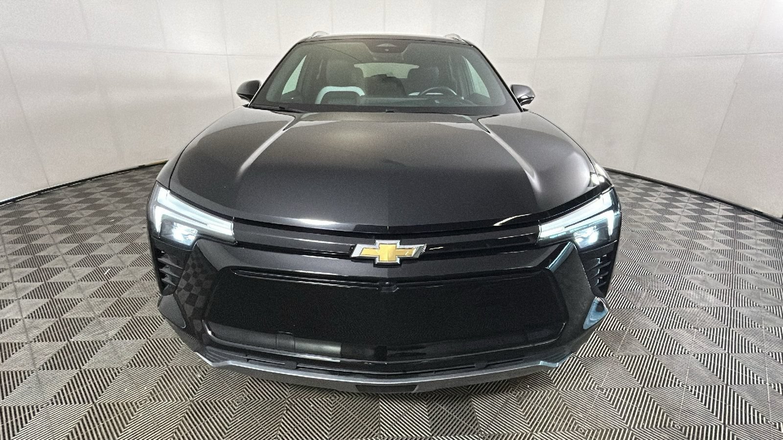 Used 2024 Chevrolet Blazer EV LT AWD/4WD image 9
