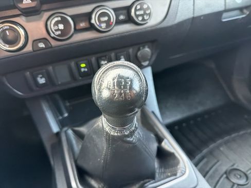 Used 2019 Toyota Tacoma TRD Sport w/ Technology Package image 24