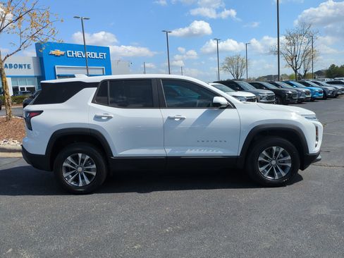 New 2026 Chevrolet Equinox LT w/ Convenience Package II FWD image 10