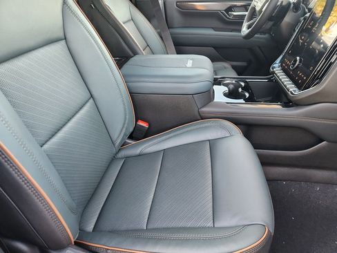 New 2026 GMC Yukon AT4 w/ LPO, Floor Liner Package image 10