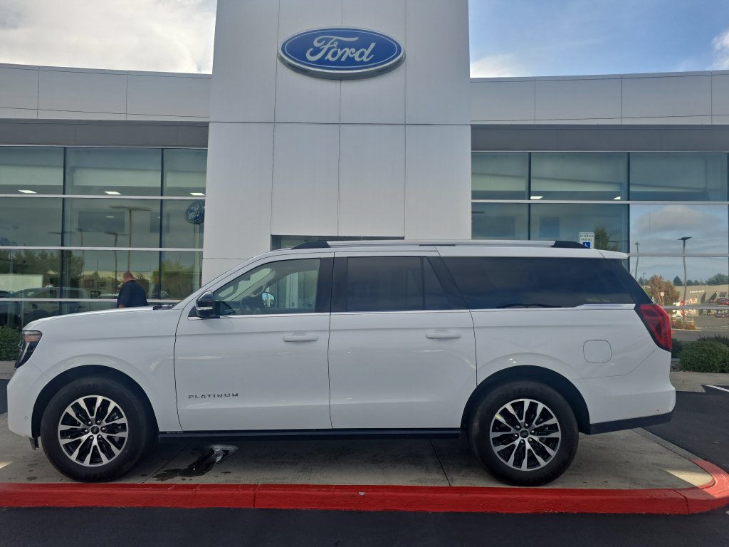 Used 2025 Ford Expedition Max Platinum AWD/4WD image 26