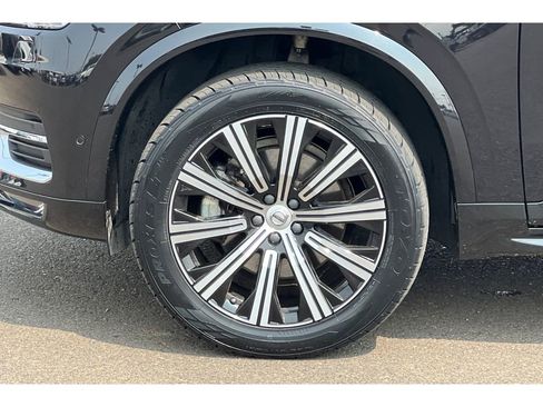 Used 2023 Volvo XC90 B5 Plus image 27