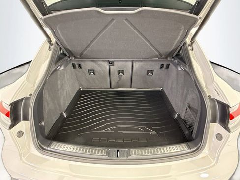 Used 2022 Porsche Macan AWD/4WD image 27