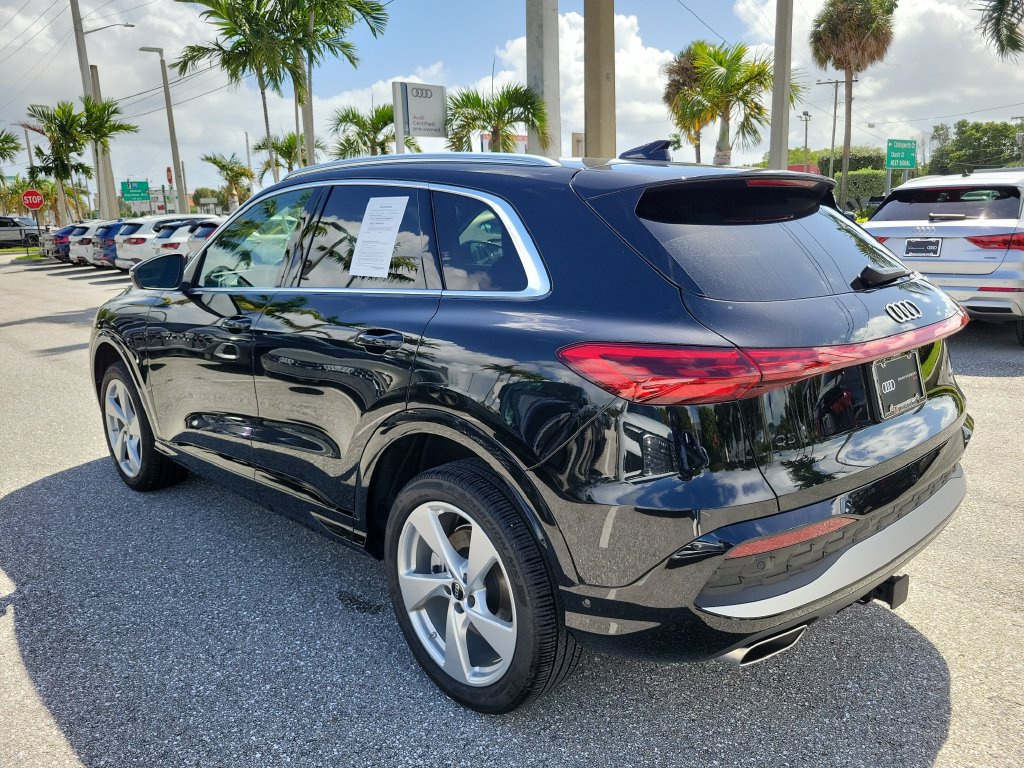 Used 2025 Audi Q5 Premium Plus w/ Premium Plus AWD/4WD image 3