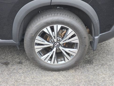 Used 2023 Nissan Rogue SV FWD image 31