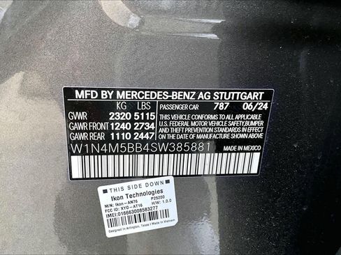 Used 2025 Mercedes-Benz GLB 35 AMG 4MATIC image 31