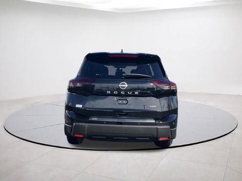 Used 2026 Nissan Rogue SV image 5