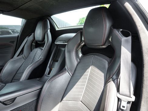 Used 2024 Chevrolet Corvette Z06 RWD image 16