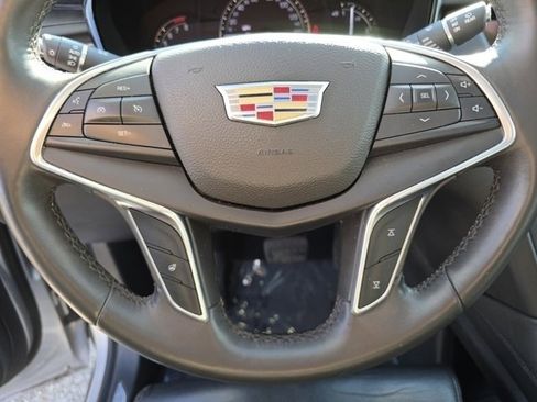 Used 2017 Cadillac XT5 Luxury image 36