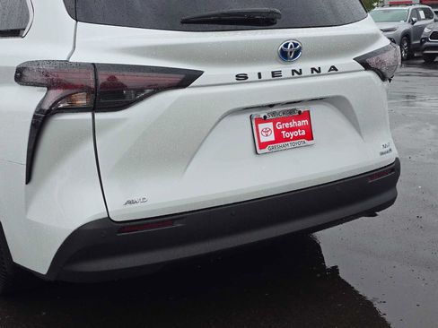 Used 2024 Toyota Sienna XLE w/ XLE Plus Package AWD/4WD image 14